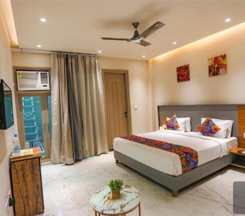 Hotel Global Corporate Noida Eksteriør bilde