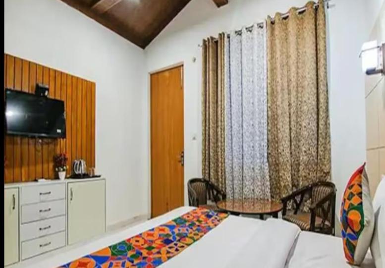 Hotel Global Corporate Noida Eksteriør bilde