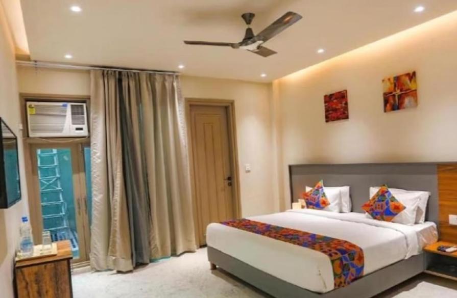 Hotel Global Corporate Noida Eksteriør bilde