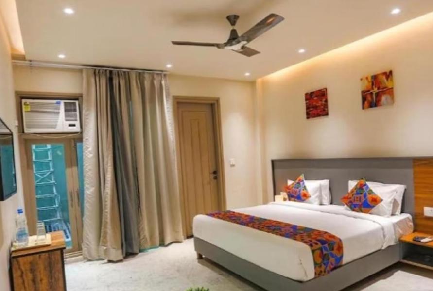 Hotel Global Corporate Noida Eksteriør bilde